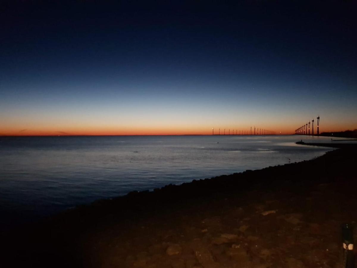 B&B De Horizon Urk Bagian luar foto
